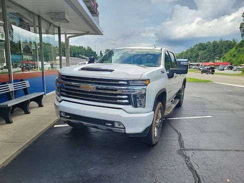 Used 2023 Chevrolet Silverado 2500 High Country AWD/4WD image 2