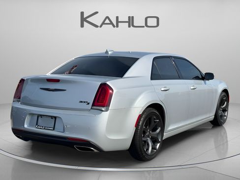 Used 2023 Chrysler 300 S RWD image 4