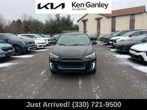 Used 2015 Mitsubishi Outlander Sport SE image 2