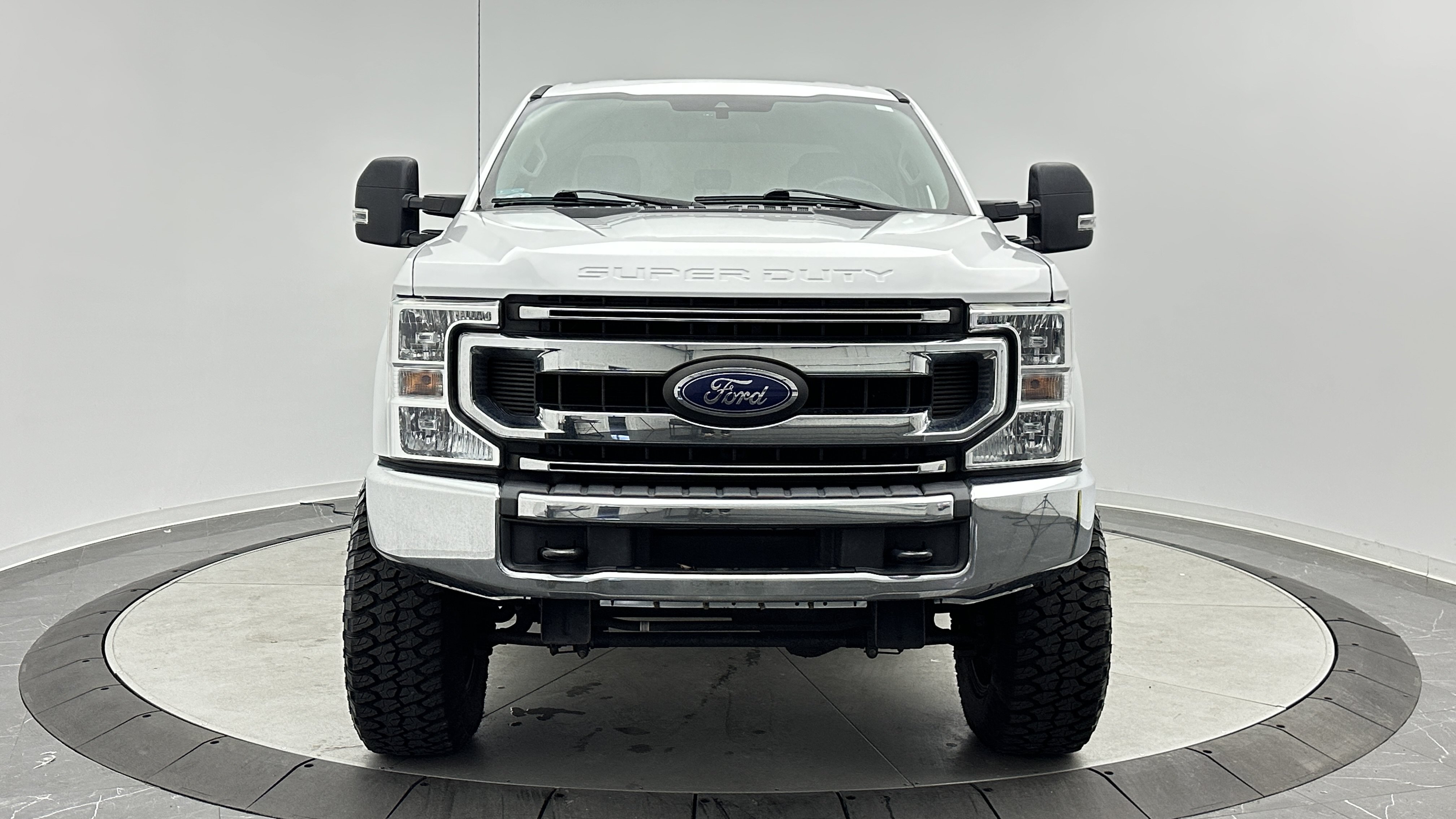 Used 2020 Ford F250 XLT AWD/4WD image 2