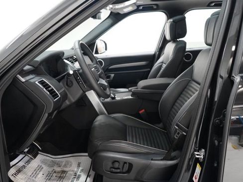 Used 2024 Land Rover Discovery Dynamic SE image 13