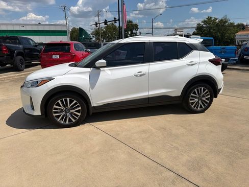 Used 2023 Nissan Kicks SV FWD image 8