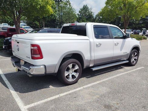 Used 2019 RAM 1500 Laramie AWD/4WD image 3