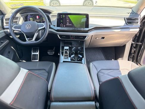 Used 2024 Volkswagen Atlas Peak Edition SE AWD/4WD image 16