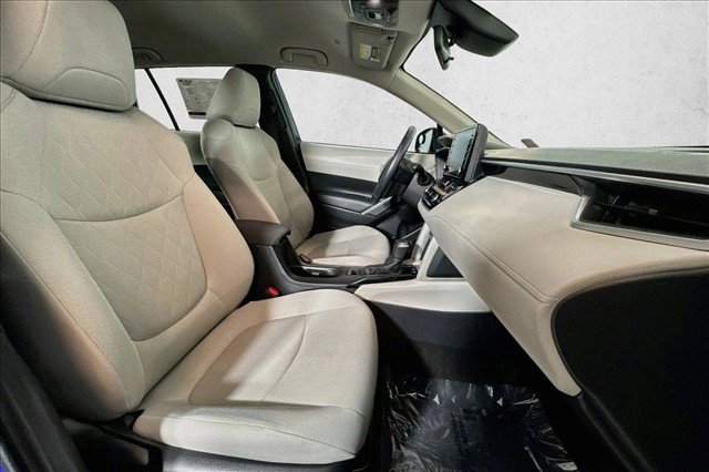 Used 2022 Toyota Corolla Cross LE AWD/4WD image 26