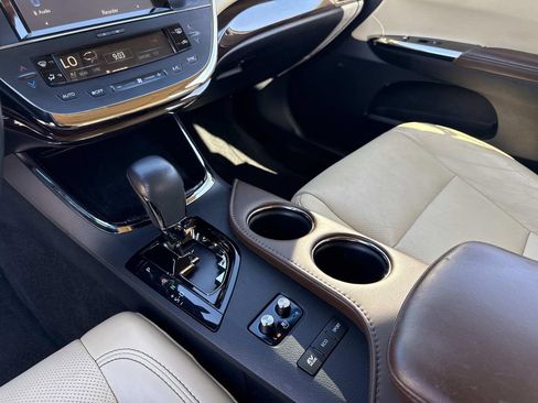 Used 2015 Toyota Avalon Limited image 23