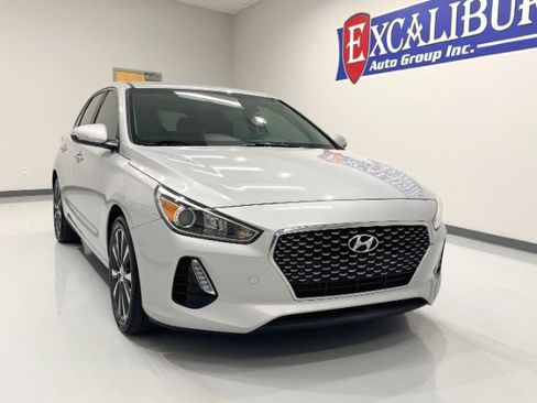 Used 2018 Hyundai Elantra GT w/ Style Package 02 FWD image 2