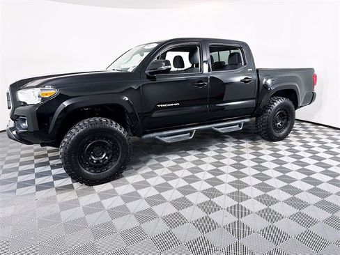 Certified 2023 Toyota Tacoma SR5 image 3