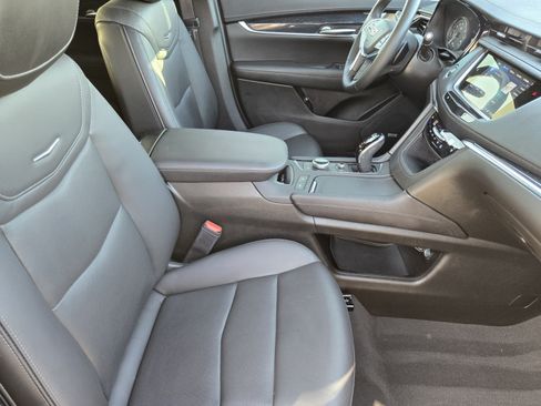 Used 2023 Cadillac XT5 Premium Luxury w/ Technology Package FWD image 10