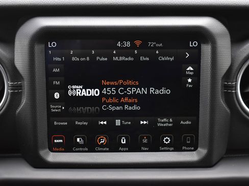 Used 2023 Jeep Wrangler Unlimited Sahara image 16