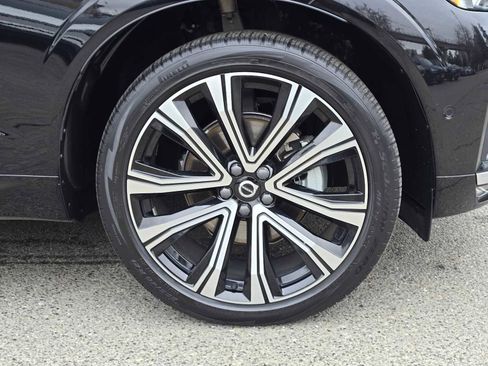 Certified 2023 Volvo XC60 B5 Ultimate w/ Climate Package image 9