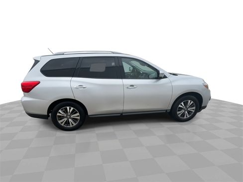 Used 2017 Nissan Pathfinder SL image 9
