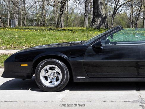 Used 1989 Chevrolet Camaro LT RWD image 4