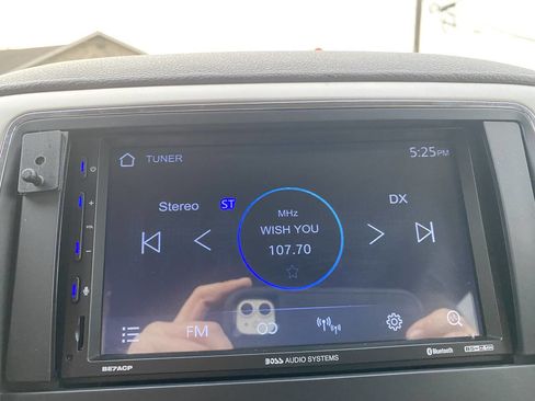 Used 2011 Jeep Grand Cherokee Laredo image 27