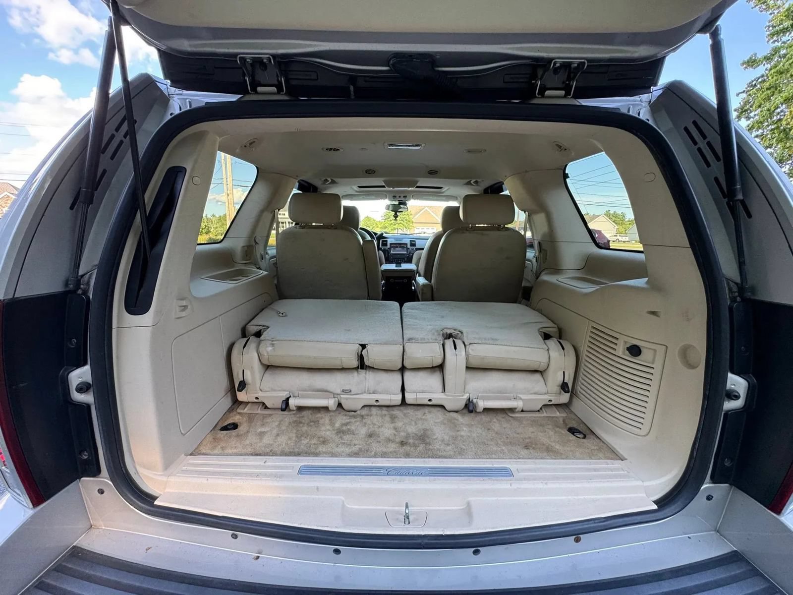 Used 2008 Cadillac Escalade AWD image 19