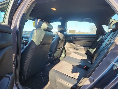 Used 2018 Honda Accord Sport image 10