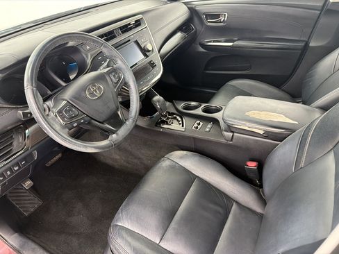 Used 2018 Toyota Avalon XLE Premium FWD image 4