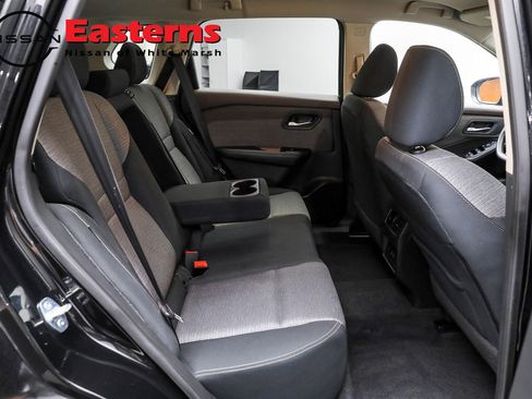 Used 2023 Nissan Rogue SV image 41