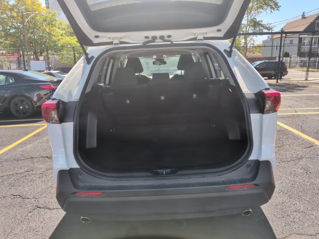 Certified 2025 Toyota RAV4 LE AWD/4WD image 6