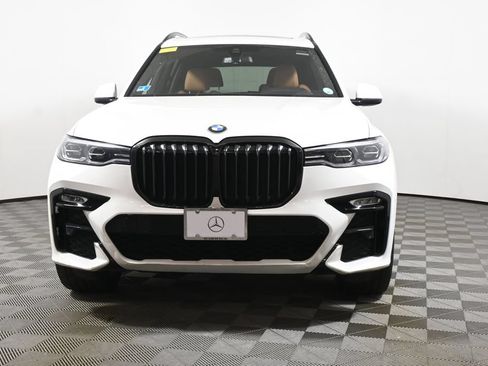Used 2022 BMW X7 xDrive40i w/ M Sport Package AWD/4WD image 10