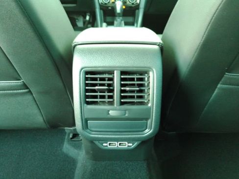 Used 2022 Volkswagen Passat 2.0T SE image 28