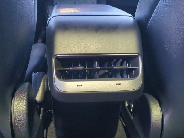Used 2023 Tesla Model Y Performance AWD/4WD image 27