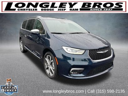 Used 2024 Chrysler Pacifica Pinnacle
