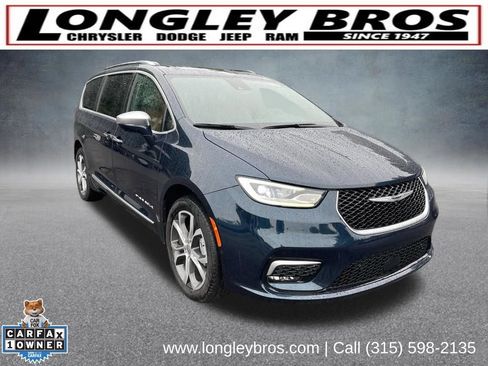 Used 2024 Chrysler Pacifica Pinnacle AWD/4WD image 1