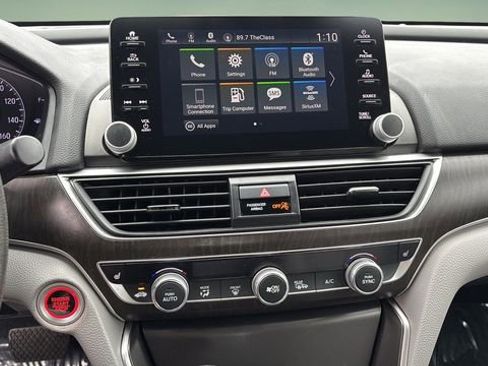 Used 2020 Honda Accord EX image 26