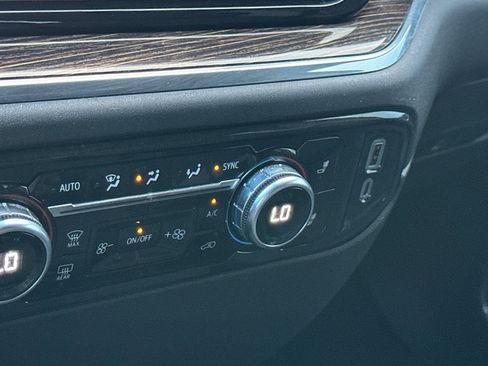 Used 2024 GMC Sierra 1500 Elevation image 28