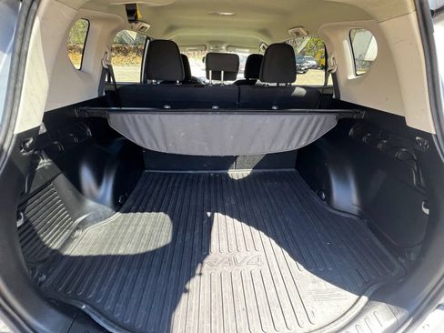 Used 2018 Toyota RAV4 LE w/ All Weather Liner Package AWD/4WD image 23