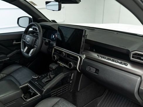 Used 2024 Toyota Tacoma TRD Sport image 14