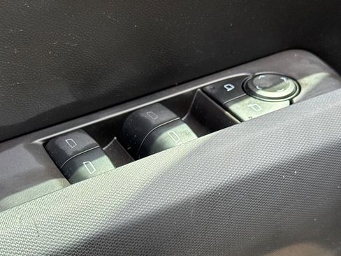 Used 2023 Chevrolet Colorado W/T RWD image 19