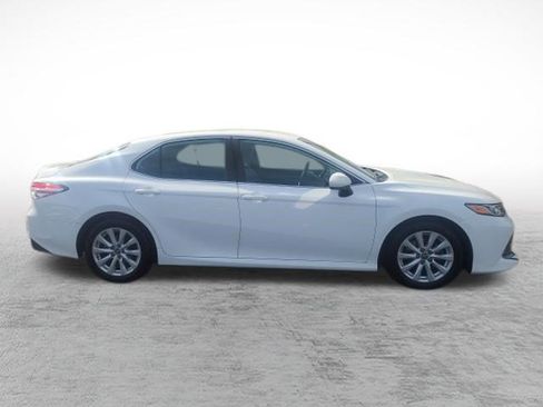 Certified 2019 Toyota Camry LE FWD image 4