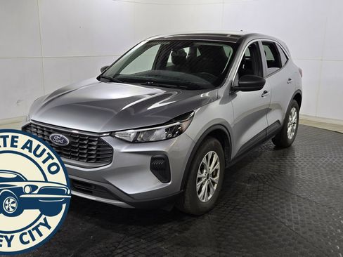 Used 2024 Ford Escape Active w/ Tech Pack #1 image 3