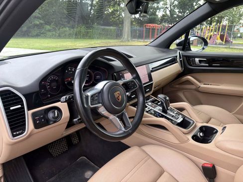 Used 2022 Porsche Cayenne Platinum Edition AWD/4WD image 13