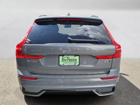 Certified 2024 Volvo XC60 B5 Ultimate w/ Protection Package Premier AWD/4WD image 4