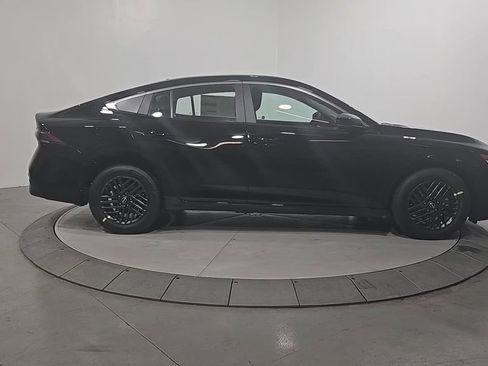 New 2026 Nissan Sentra SV w/ SV Convenience Package FWD image 6