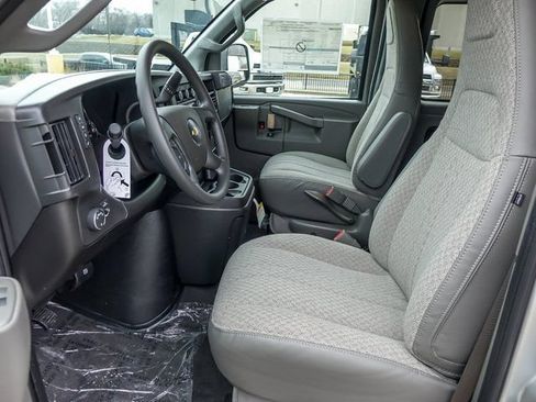 New 2025 Chevrolet Express 3500 LT w/ LT Preferred Equipment Group RWD image 13