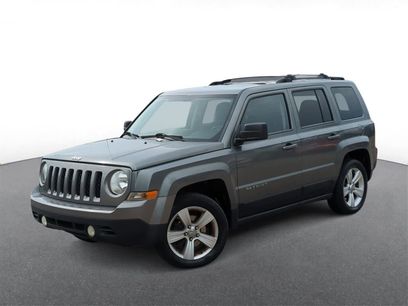 Used 2014 Jeep Patriot Latitude w/ Sun/Sound Group