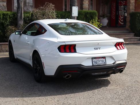 Used 2025 Ford Mustang GT RWD image 6