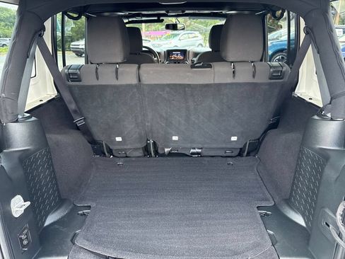 Used 2018 Jeep Wrangler Unlimited Sport S AWD/4WD image 15