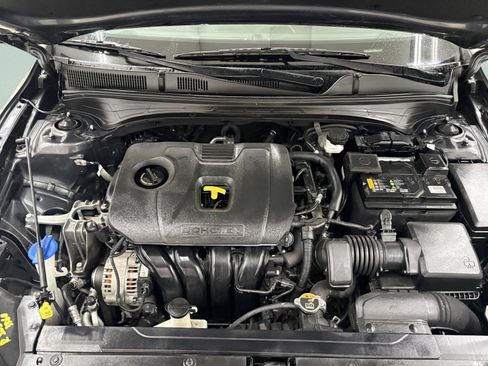 Used 2020 Kia Forte LXS FWD image 8