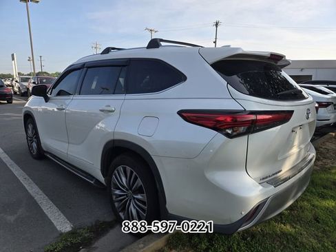 Used 2021 Toyota Highlander Platinum AWD/4WD image 6