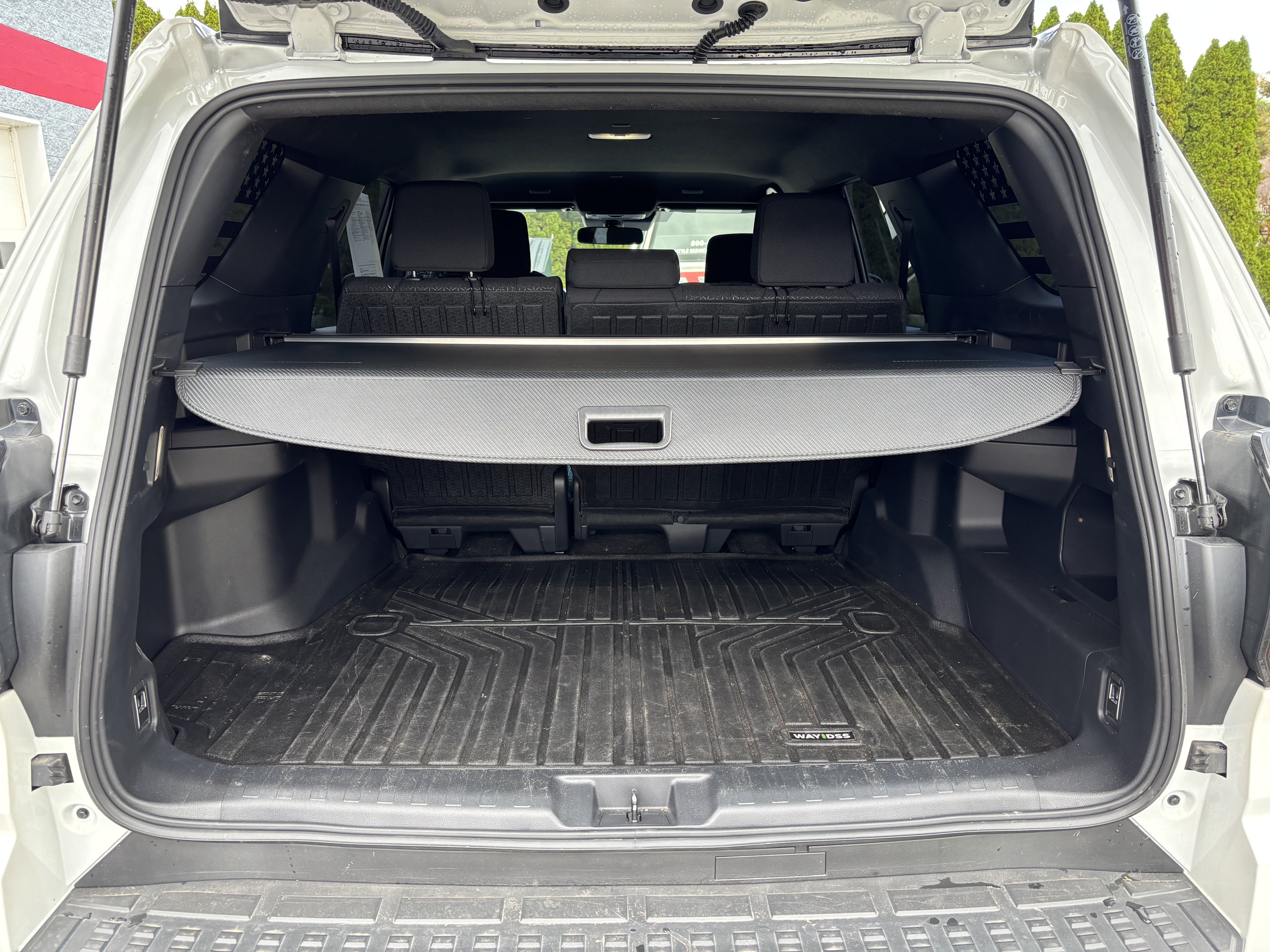 Used 2025 Toyota 4Runner SR5 AWD/4WD image 5