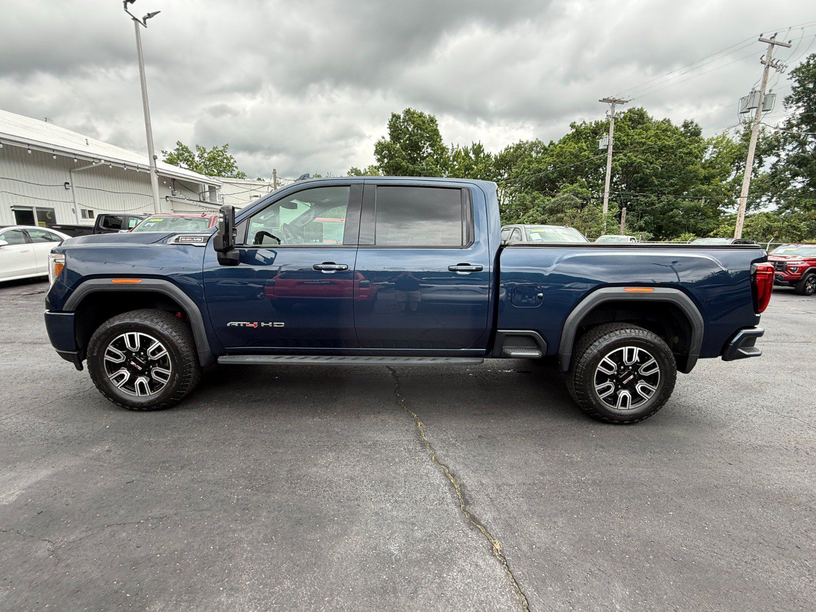 Certified 2022 GMC Sierra 2500 AT4 w/ Snow Plow Prep/Camper Package AWD/4WD image 2