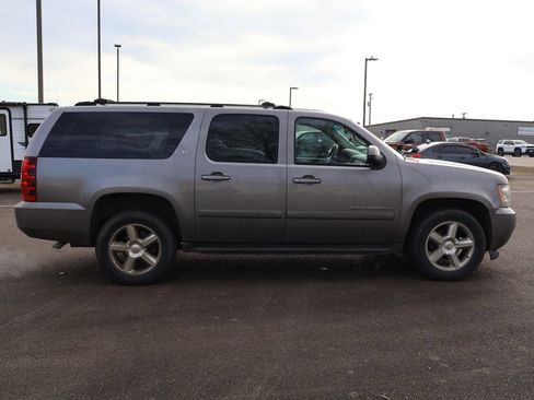Used 2007 Chevrolet Suburban LT image 7
