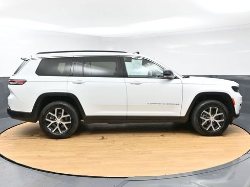 Used 2024 Jeep Grand Cherokee L Limited w/ Luxury Tech Group II image 8