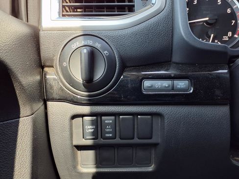Used 2021 Nissan Titan SV w/ SV Convenience Package RWD image 25