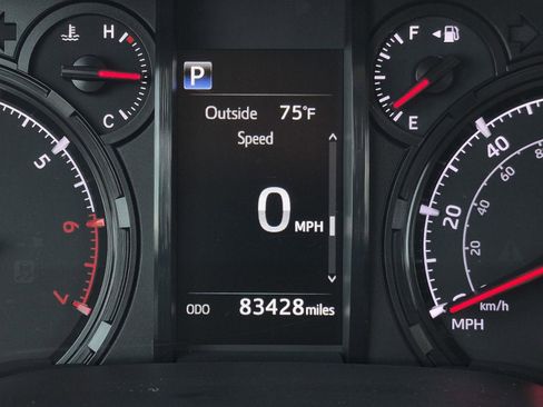 Used 2021 Toyota 4Runner SR5 AWD/4WD image 22